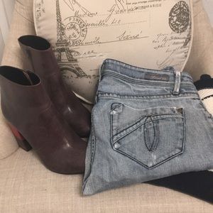 ✨ Moving sale 🚗- Level 99 Light Wash Jeans, Size 27